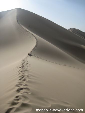 Mongolia pictures: Sand Dunes in the Gobi desert