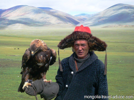 Mongolia pictures eagle hunting