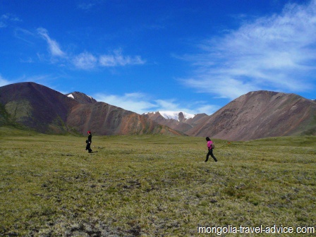 Hiking western mongolia altai mountains